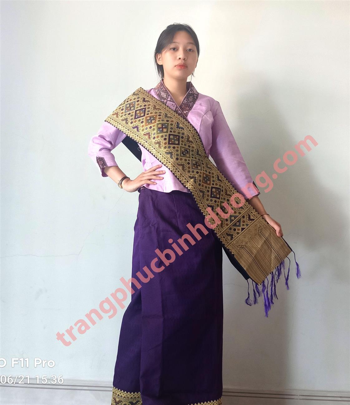 Trang phục Thái màu tím
